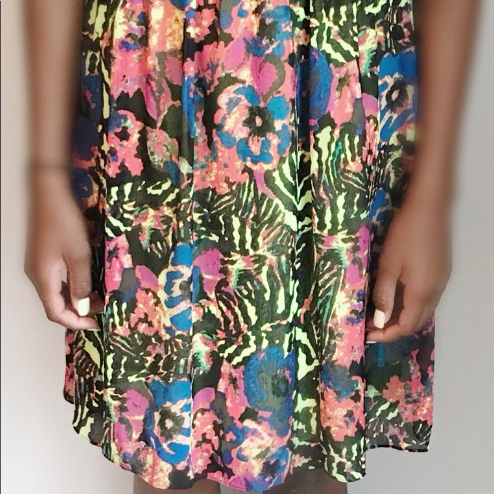 Dress - Picture 4 of 6